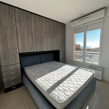 Appartement A Deux Pas De Monaco Avec Vue Mer